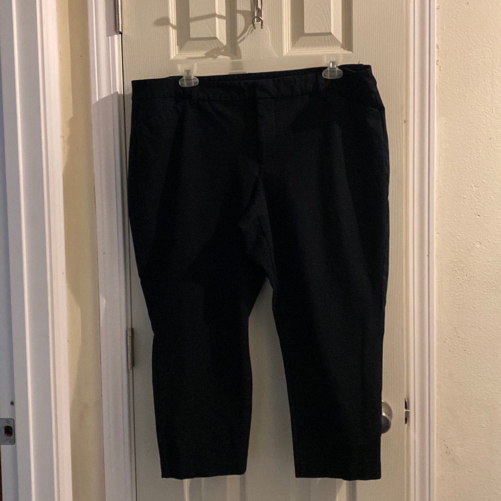 Old Navy High Rise Pixie Capris